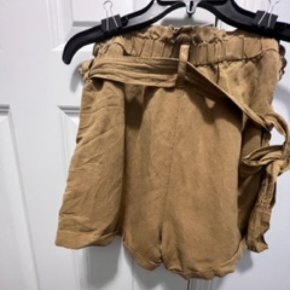 Lucky brand tan large shorts NWT